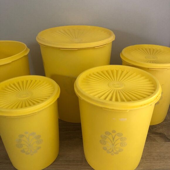 Vintage 70s Yellow Tupperware Nesting Canisters Round Retro Set of 5 Sunburst - Picture 3 of 13